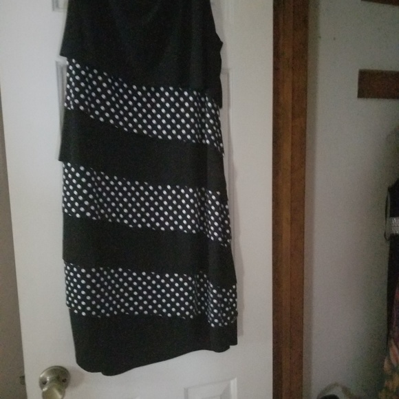 A polka dotted ruffled dress  and pants - Picture 2 of 5